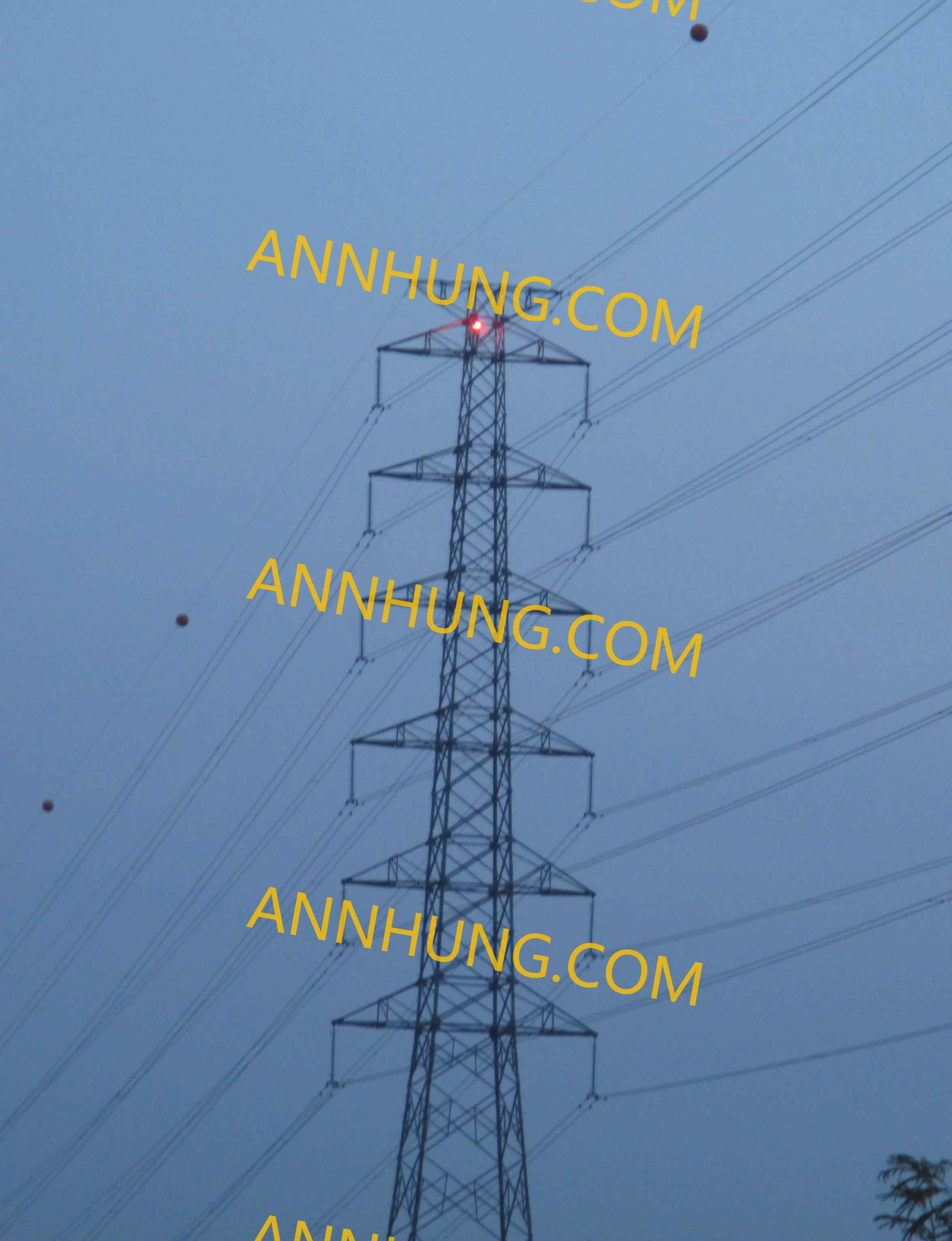 越南电力铁塔障碍灯和警示球项目 Vietnam Power Obstruction light & Warning Sphere (10).jpg