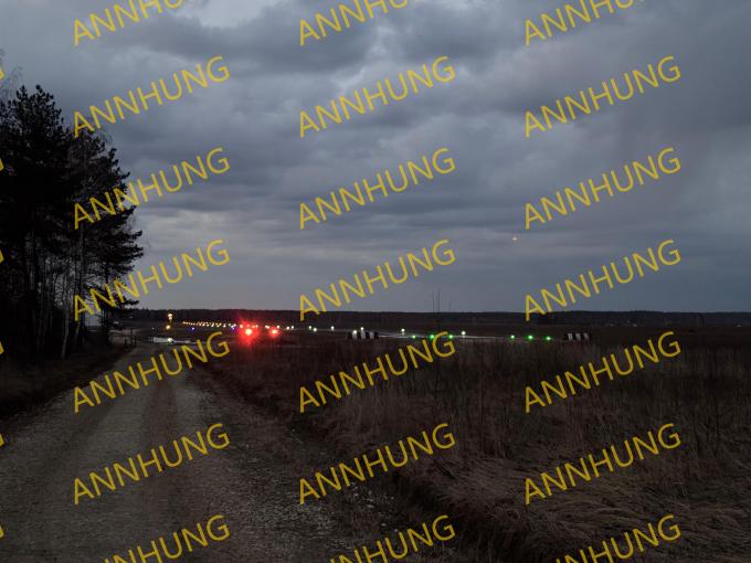 latest company case about Installation Cases of Solar Airfield Light  0